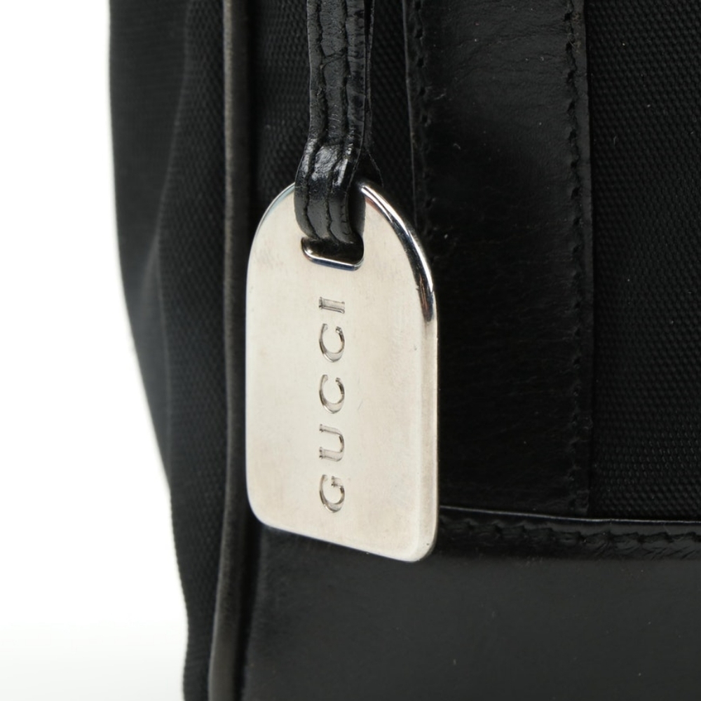 :: AUTHENTIC GUCCI BAG LIKE NEW::